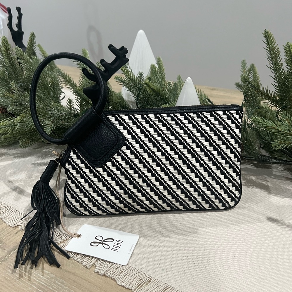 NWT Hobo Sable Black and White Weave Wristlet - Picture 5 of 9